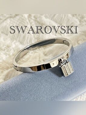 NIB Swarovski Case Bangle Bracelet Silver Padlock 5144730 NWT